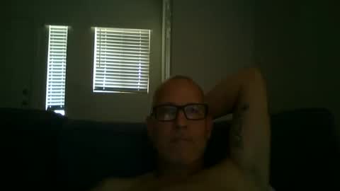 Snapshot of renewaz chatting on May 10, 2026, 6:24 pm Renewaz online show from May 10, 2026, 6:24 pm