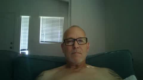 Snapshot of renewaz chatting on May 11, 2026, 4:15 pm Renewaz online show from May 11, 2026, 4:15 pm
