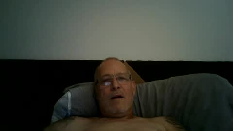 Snapshot of renewaz chatting on July 2, 2026, 8:26 pm Renewaz online show from July 2, 2026, 8:26 pm