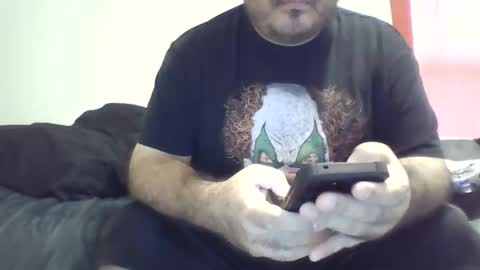 Snapshot of renz187 chatting on December 15, 2025, 6:56 pm Renz online show from December 15, 2025, 6:56 pm