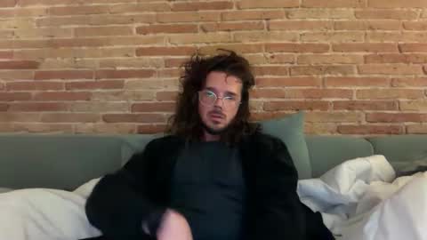 Renzo online show from April 17, 2026, 3:59 pm