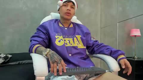 Snapshot of renzo_dogan chatting on December 5, 2025, 3:26 am Ren online show from December 5, 2025, 3:26 am