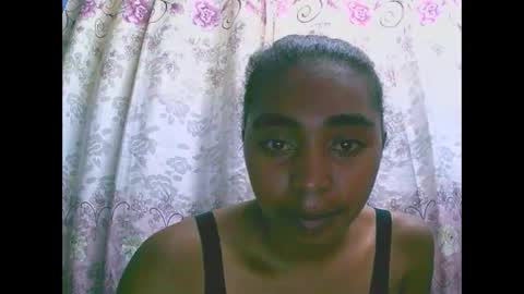 Snapshot of rephaleta chatting on March 5, 2025, 10:55 am Rephaleta online show from March 5, 2025, 10:55 am