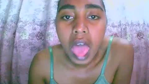 Snapshot of rephaleta chatting on September 25, 2025, 11:03 am Rephaleta online show from September 25, 2025, 11:03 am