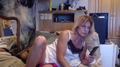 Snapshot of retro834 chatting on September 10, 2025, 8:14 am Rhett online show from September 10, 2025, 8:14 am