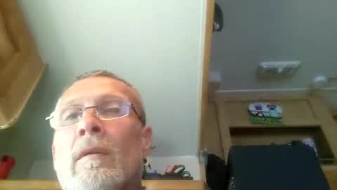 Snapshot of retro834 chatting on October 6, 2025, 2:58 pm Rhett online show from October 6, 2025, 2:58 pm