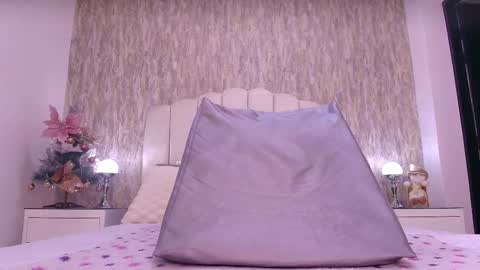 Snapshot of reven_lilith chatting on December 17, 2025, 3:01 am REVEN online show from December 17, 2025, 3:01 am