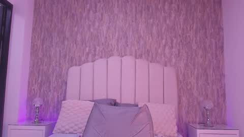 Snapshot of reven_lilith chatting on April 21, 2026, 3:02 am REVEN online show from April 21, 2026, 3:02 am