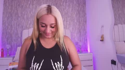 Snapshot of reven_lilith chatting on April 22, 2026, 3:09 am REVEN online show from April 22, 2026, 3:09 am