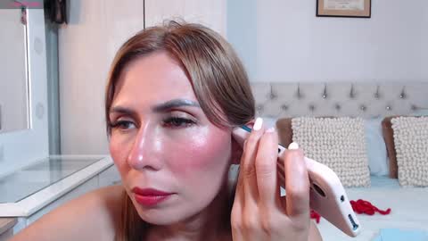 reychel_sens online show from December 14, 2024, 2:01 am