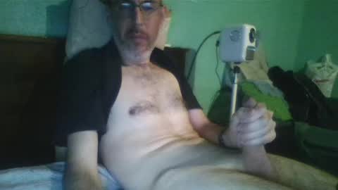 reyes_albert2006 online show from December 2, 2024, 3:47 am