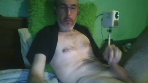 reyes_albert2006 online show from December 2, 2024, 6:52 am