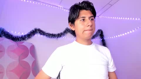 Snapshot of reylatino24 chatting on February 8, 2026, 9:07 pm reylatino24 online show from February 8, 2026, 9:07 pm