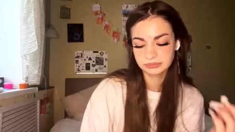 Anna online show from November 13, 2025, 8:35 am