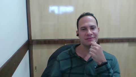 Rick Arian online show from November 3, 2025, 11:44 am