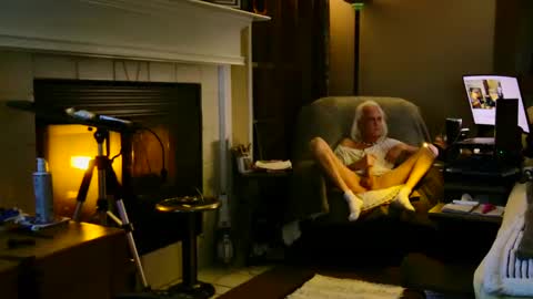 PINK HOLE TWINK online show from January 29, 2025, 5:19 am