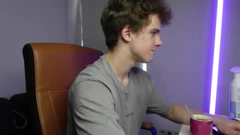 RICKY BECKO online show from September 21, 2025, 2:29 pm