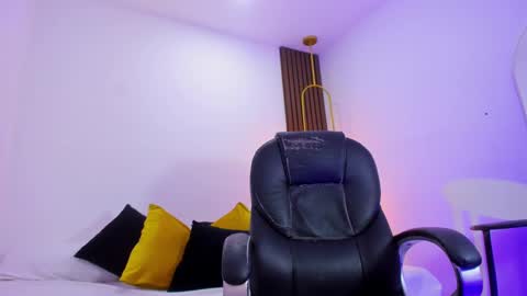 Ricky  online show from February 20, 2025, 11:43 pm