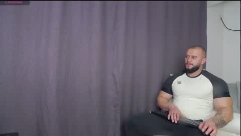 rickymiami1 online show from November 28, 2025, 9:50 pm