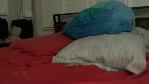 Snapshot of rider853 chatting on December 22, 2025, 2:52 am rider853 online show from December 22, 2025, 2:52 am