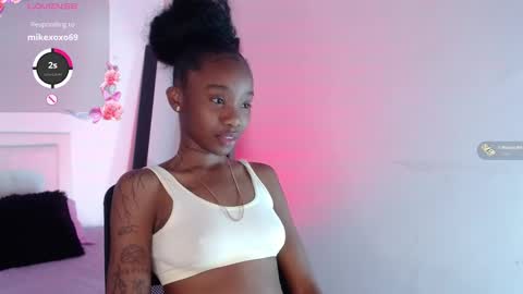Snapshot of rihana_hot01 chatting on January 18, 2025, 3:31 am ri ri online show from January 18, 2025, 3:31 am