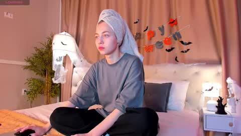 rihanna_walker online show from October 27, 2025, 1:20 am