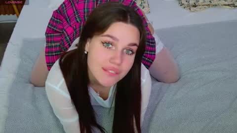 Rihanna online show from November 7, 2025, 5:35 pm