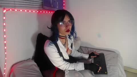 Snapshot of rihonna_hs8 chatting on April 21, 2026, 9:39 pm RIHONNA online show from April 21, 2026, 9:39 pm