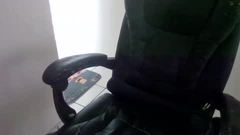 Snapshot of riickste chatting on January 16, 2025, 12:20 pm Rickst online show from January 16, 2025, 12:20 pm