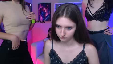 Snapshot of riley_sanders chatting on October 4, 2025, 2:15 pm Meow online show from October 4, 2025, 2:15 pm