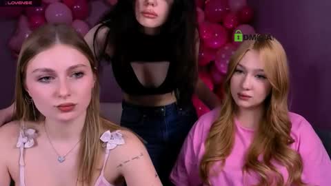 Snapshot of riley_sanders chatting on February 11, 2026, 8:36 pm Meow online show from February 11, 2026, 8:36 pm