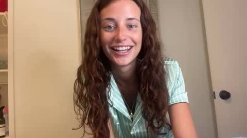 Snapshot of rileysmitheree chatting on October 17, 2025, 5:15 pm Riley online show from October 17, 2025, 5:15 pm