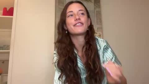 Snapshot of rileysmitheree chatting on November 19, 2025, 5:24 pm Riley online show from November 19, 2025, 5:24 pm