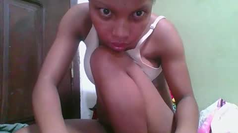 Snapshot of rinah654271 chatting on May 8, 2026, 4:01 pm rinah654271 online show from May 8, 2026, 4:01 pm