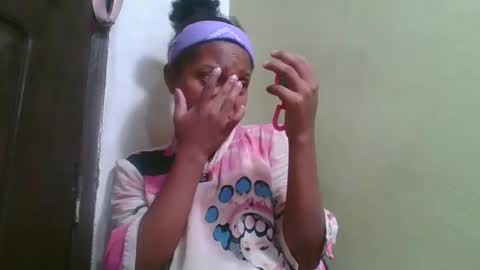 Snapshot of rinah654271 chatting on May 18, 2026, 4:07 am rinah654271 online show from May 18, 2026, 4:07 am