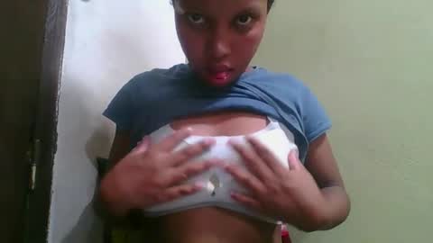 Snapshot of rinah654271 chatting on May 28, 2026, 2:58 pm rinah654271 online show from May 28, 2026, 2:58 pm