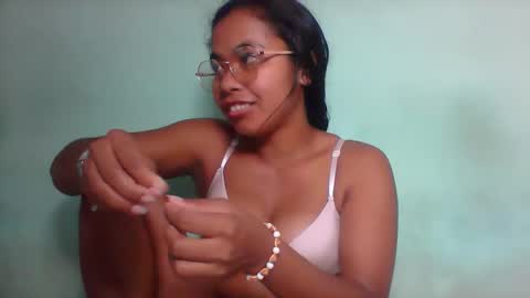 rinah856024 online show from May 3, 2026, 4:57 pm