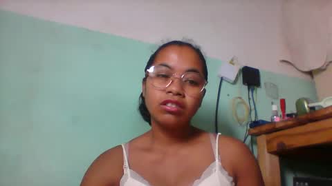 rinah856024 online show from May 6, 2026, 7:24 am