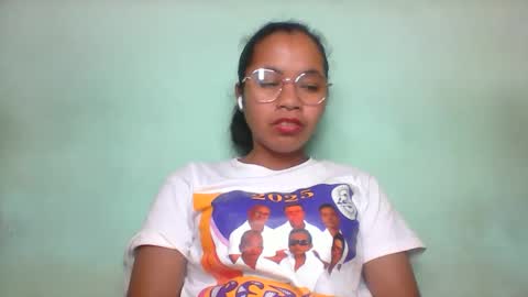rinah856024 online show from May 23, 2026, 5:28 pm
