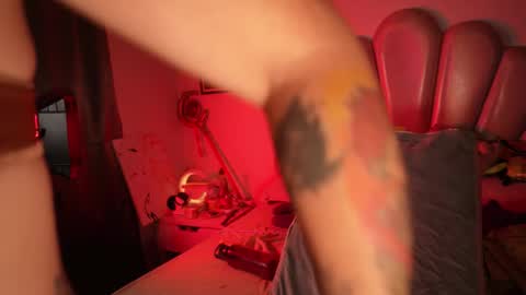    online show from October 18, 2025, 11:27 pm