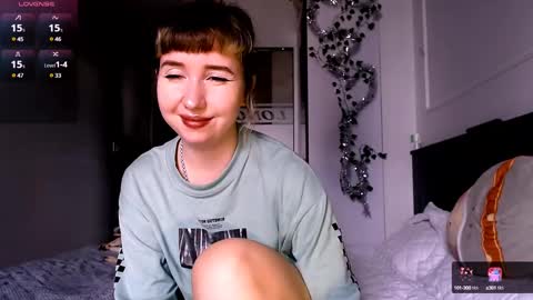 Snapshot of riri_rich chatting on January 17, 2025, 6:47 am Rita online show from January 17, 2025, 6:47 am