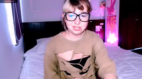 Snapshot of riri_rich chatting on September 28, 2025, 6:30 am Rita online show from September 28, 2025, 6:30 am