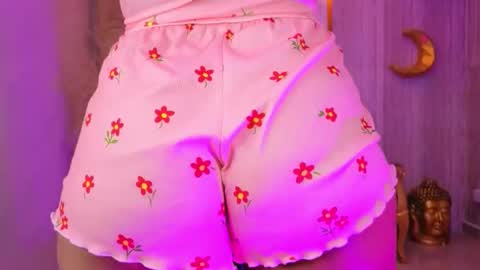 Snapshot of risada_temptation_s chatting on September 12, 2025, 4:23 am Risada online show from September 12, 2025, 4:23 am