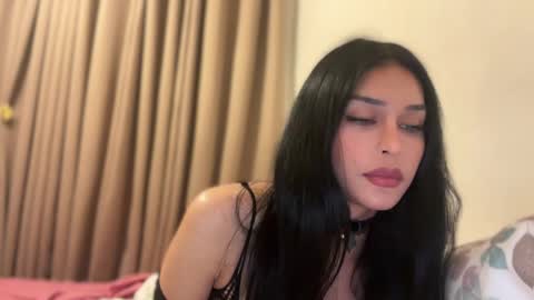 risingqueen online show from June 3, 2026, 2:33 pm