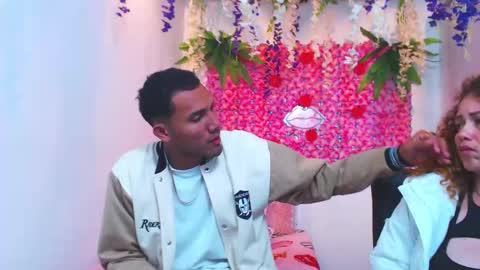 Risitos De Oro online show from September 25, 2025, 3:54 am