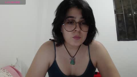 PeachSalinger online show from September 9, 2025, 3:17 am