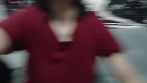 PeachSalinger online show from September 20, 2025, 9:49 pm