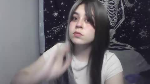 PeachSalinger online show from September 24, 2025, 8:50 am