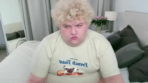 Snapshot of riven_miller chatting on September 12, 2025, 8:31 pm riven_miller online show from September 12, 2025, 8:31 pm