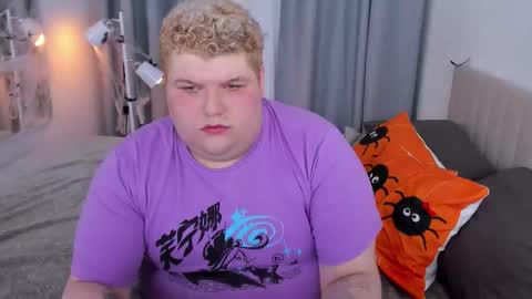 Snapshot of riven_miller chatting on October 23, 2025, 9:24 pm riven_miller online show from October 23, 2025, 9:24 pm